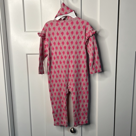 NWT Jessica Simpson Feather Baby Set! - Picture 3 of 4